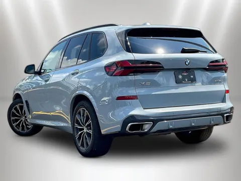 More photos of 2025 BMW X5 xDrive40i at Maserati Alfa Romeo of Naperville, IL