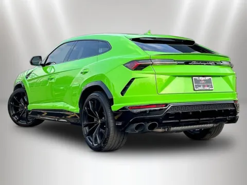More photos of 2022 Lamborghini Urus at Maserati Alfa Romeo of Naperville, IL