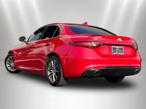 More photos of 2017 Alfa Romeo Giulia at Maserati Alfa Romeo of Naperville, IL