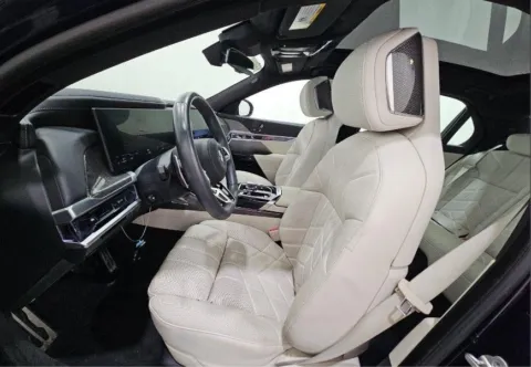 More photos of 2023 BMW 7 Series 760i xDrive at Maserati Alfa Romeo of Naperville, IL