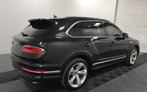 Photos of 2021 Bentley Bentayga V8 for sale in Naperville, IL at Maserati Alfa Romeo of Naperville