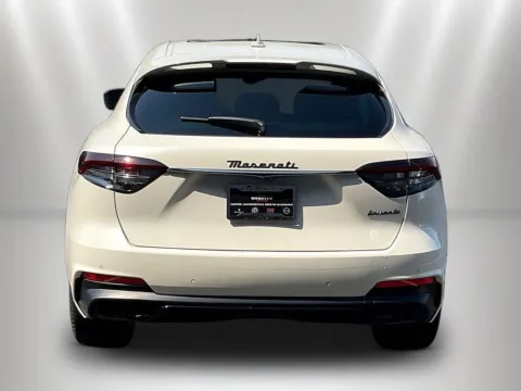 More photos of 2022 Maserati Levante Modena at Maserati Alfa Romeo of Naperville, IL