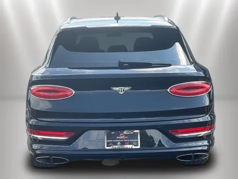 More photos of 2021 Bentley Bentayga V8 at Maserati Alfa Romeo of Naperville, IL