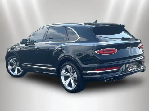 More photos of 2021 Bentley Bentayga V8 at Maserati Alfa Romeo of Naperville, IL