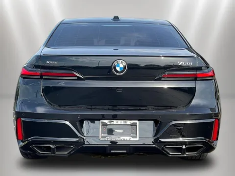 More photos of 2023 BMW 7 Series 760i xDrive at Maserati Alfa Romeo of Naperville, IL
