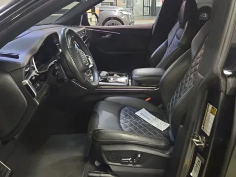 More photos of 2022 Audi SQ8 4.0T Prestige at Maserati Alfa Romeo of Naperville, IL
