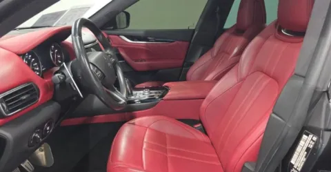 More photos of 2022 Maserati Levante Modena at Maserati Alfa Romeo of Naperville, IL