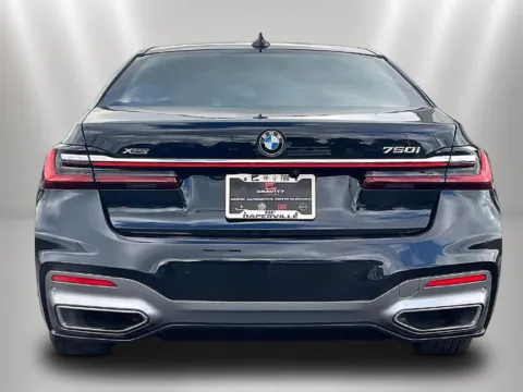 More photos of 2021 BMW 7 Series 750i xDrive at Maserati Alfa Romeo of Naperville, IL