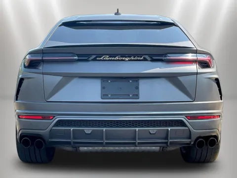 More photos of 2021 Lamborghini Urus at Maserati Alfa Romeo of Naperville, IL