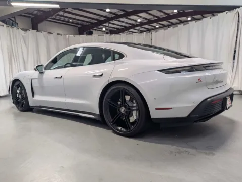 More photos of 2022 Porsche Taycan 4S at Maserati Alfa Romeo of Naperville, IL