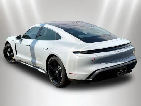 More photos of 2022 Porsche Taycan 4S at Maserati Alfa Romeo of Naperville, IL
