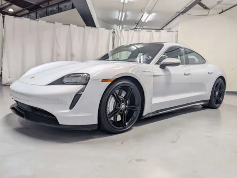 More photos of 2022 Porsche Taycan 4S at Maserati Alfa Romeo of Naperville, IL