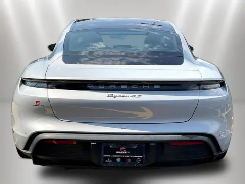 More photos of 2022 Porsche Taycan 4S at Maserati Alfa Romeo of Naperville, IL