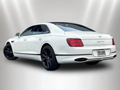 More photos of 2021 Bentley Flying Spur V8 at Maserati Alfa Romeo of Naperville, IL
