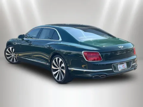More photos of 2022 Bentley Flying Spur V8 at Maserati Alfa Romeo of Naperville, IL