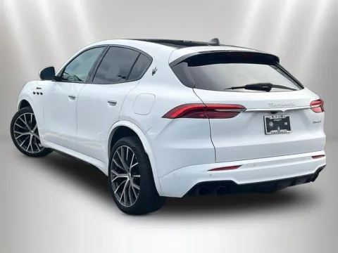 More photos of 2023 Maserati Grecale Modena at Maserati Alfa Romeo of Naperville, IL