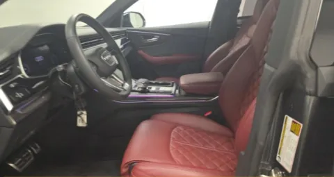 More photos of 2023 Audi SQ8 4.0T Prestige at Maserati Alfa Romeo of Naperville, IL