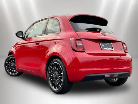 More photos of 2024 Fiat 500e Battery Electric at Maserati Alfa Romeo of Naperville, IL