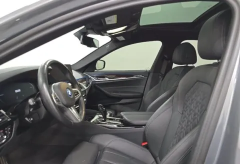 More photos of 2023 BMW 5 Series 530e iPerformance at Maserati Alfa Romeo of Naperville, IL