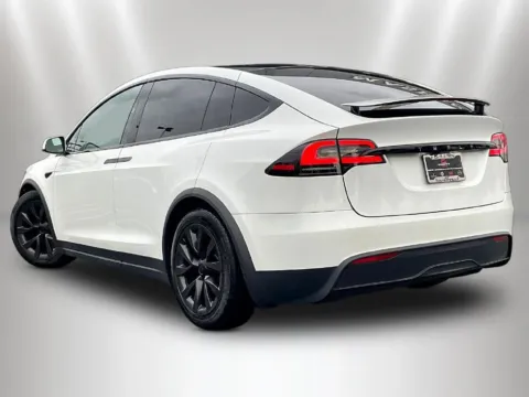 More photos of 2024 Tesla Model X at Maserati Alfa Romeo of Naperville, IL