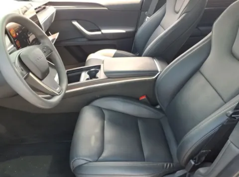 More photos of 2024 Tesla Model X at Maserati Alfa Romeo of Naperville, IL