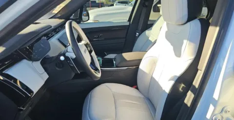 More photos of 2023 Land Rover Range Rover Sport SE Dynamic at Maserati Alfa Romeo of Naperville, IL