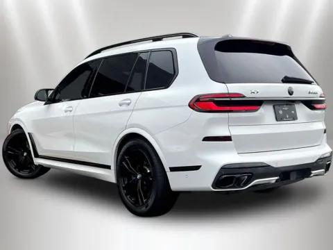 More photos of 2024 BMW X7 M60i at Maserati Alfa Romeo of Naperville, IL