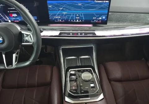 More photos of 2023 BMW 7 Series 760i xDrive at Maserati Alfa Romeo of Naperville, IL