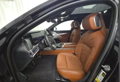 More photos of 2023 BMW 7 Series 760i xDrive at Maserati Alfa Romeo of Naperville, IL
