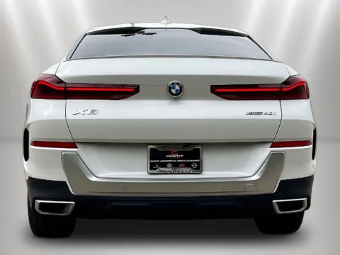 More photos of 2021 BMW X6 xDrive40i at Maserati Alfa Romeo of Naperville, IL