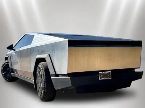 More photos of 2024 Tesla Cybertruck at Maserati Alfa Romeo of Naperville, IL