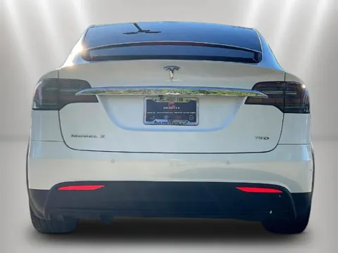 More photos of 2018 Tesla Model X at Maserati Alfa Romeo of Naperville, IL