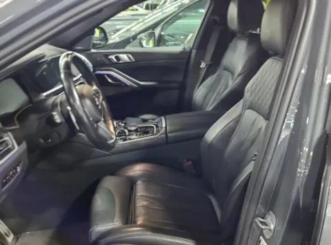 More photos of 2021 BMW X6 M50i at Maserati Alfa Romeo of Naperville, IL