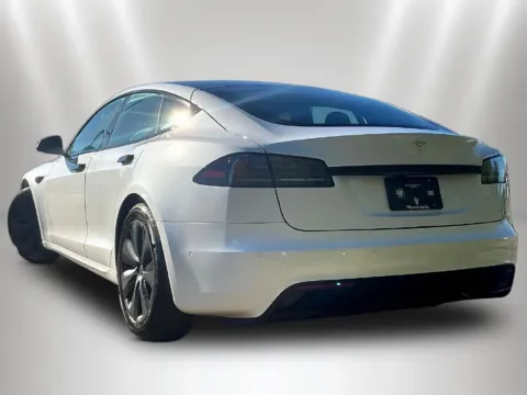 More photos of 2023 Tesla Model S at Maserati Alfa Romeo of Naperville, IL