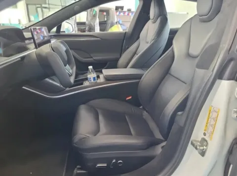 More photos of 2023 Tesla Model S at Maserati Alfa Romeo of Naperville, IL