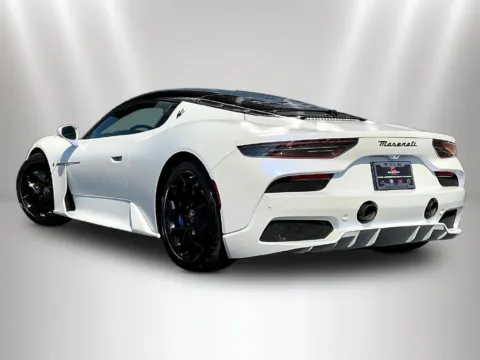 More photos of 2022 Maserati MC20 at Maserati Alfa Romeo of Naperville, IL