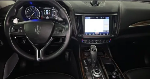 More photos of 2022 Maserati Levante Modena at Maserati Alfa Romeo of Naperville, IL