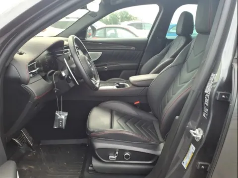 More photos of 2023 Maserati Grecale Trofeo at Maserati Alfa Romeo of Naperville, IL