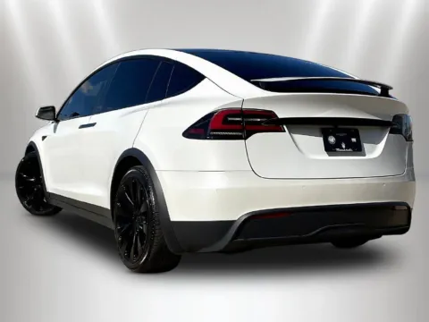 More photos of 2022 Tesla Model X at Maserati Alfa Romeo of Naperville, IL