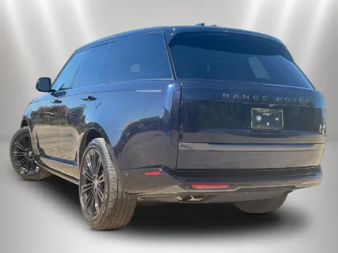 More photos of 2025 Land Rover Range Rover Autobiography at Maserati Alfa Romeo of Naperville, IL