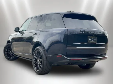 More photos of 2025 Land Rover Range Rover Autobiography at Maserati Alfa Romeo of Naperville, IL