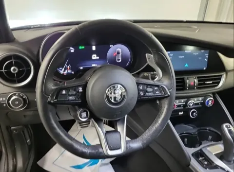 More photos of 2024 Alfa Romeo Giulia Veloce at Maserati Alfa Romeo of Naperville, IL