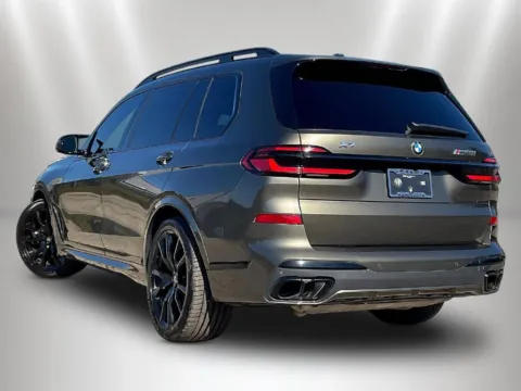 More photos of 2024 BMW X7 M60i at Maserati Alfa Romeo of Naperville, IL