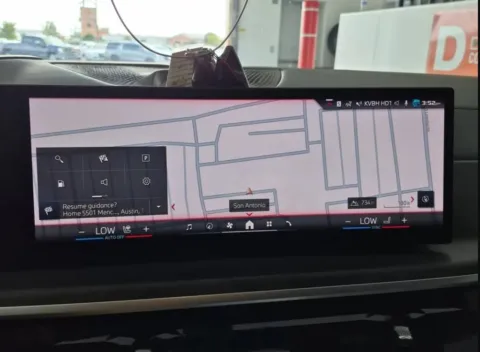 More photos of 2024 BMW X7 M60i at Maserati Alfa Romeo of Naperville, IL
