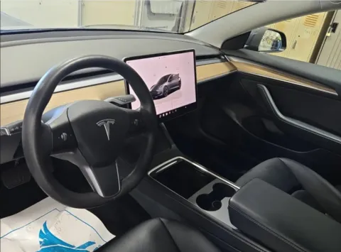 More photos of 2023 Tesla Model 3 at Maserati Alfa Romeo of Naperville, IL