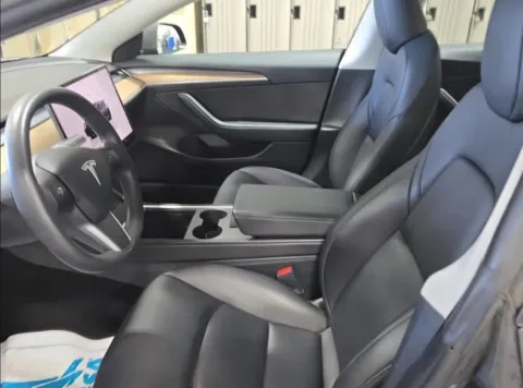 More photos of 2023 Tesla Model 3 at Maserati Alfa Romeo of Naperville, IL