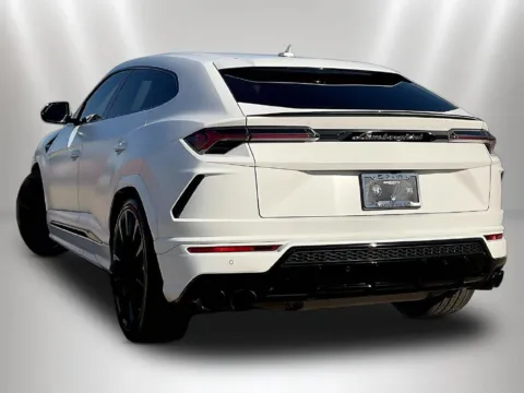 More photos of 2022 Lamborghini Urus Pearl Capsule at Maserati Alfa Romeo of Naperville, IL