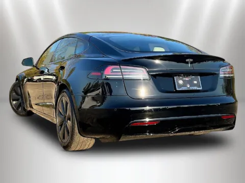 More photos of 2022 Tesla Model S at Maserati Alfa Romeo of Naperville, IL