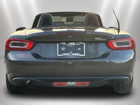 More photos of 2017 Fiat 124 Spider Classica at Maserati Alfa Romeo of Naperville, IL