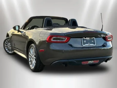 More photos of 2017 Fiat 124 Spider Classica at Maserati Alfa Romeo of Naperville, IL